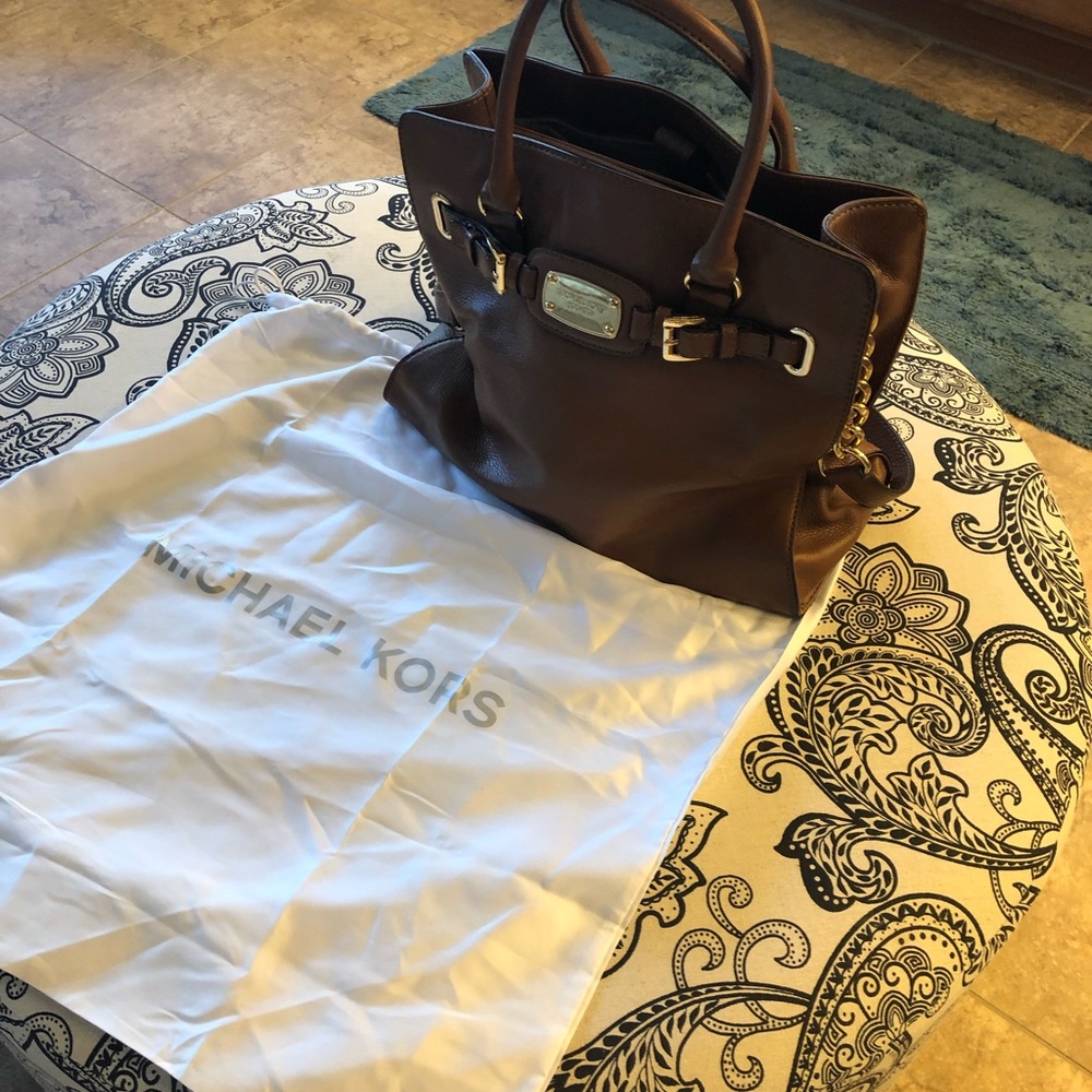 Micheal Kors tan purse